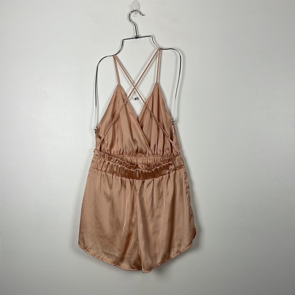 Shinestar V neck elastic waist crisscross spaghetti strap pale pink romper LG - Picture 7 of 10